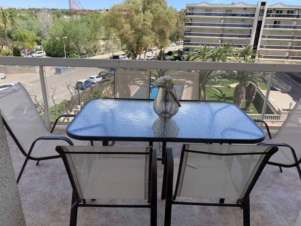 T&H Aventura Park Family Apartment