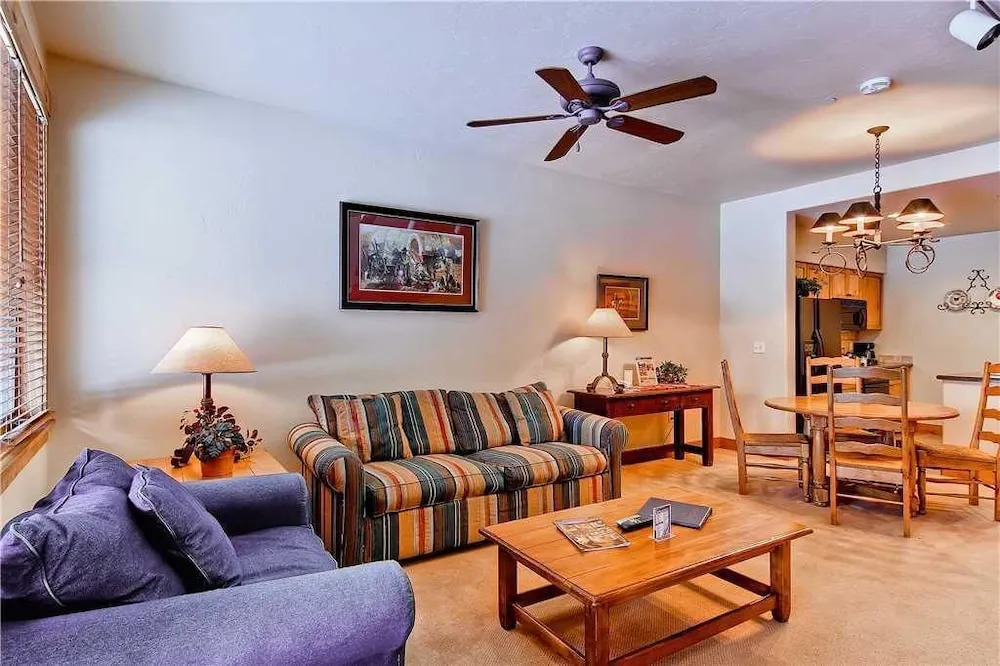 Tl2112 Easy Mtn Living! Very Convenient Location! Winter Specials!