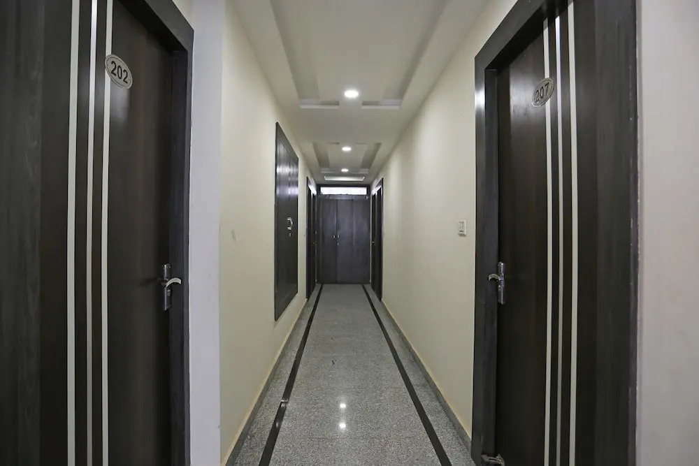 OYO 9919 Nandgiri Palace