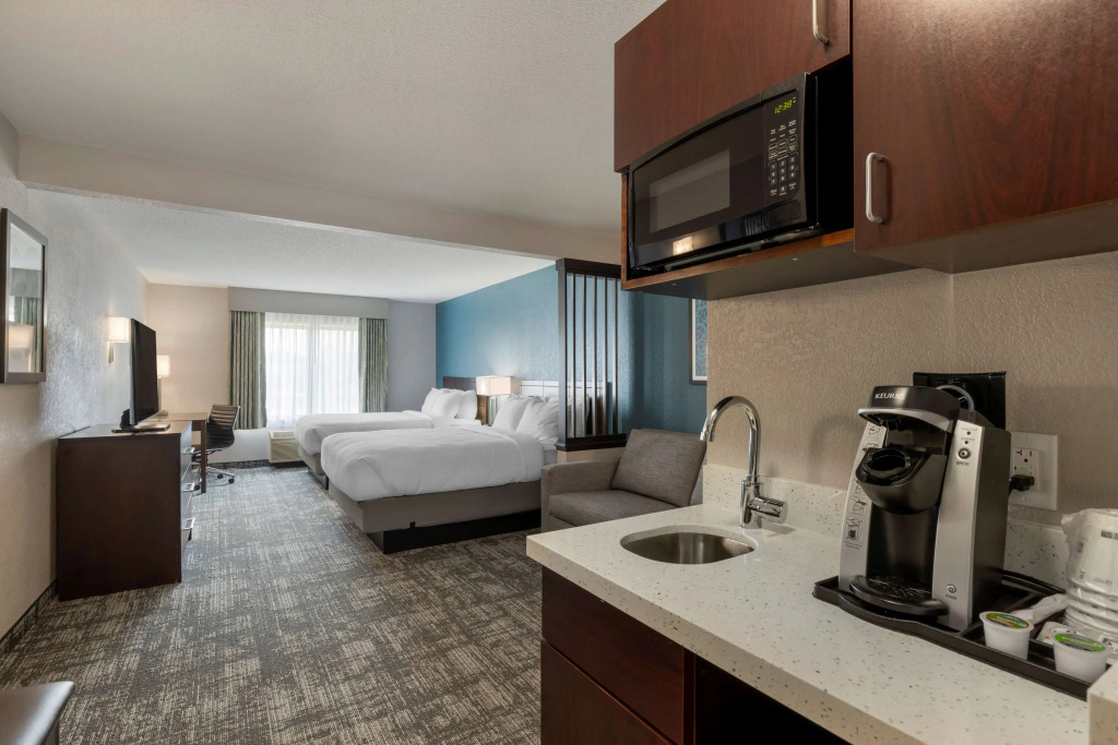 Best Western Watertown Inn & Suites