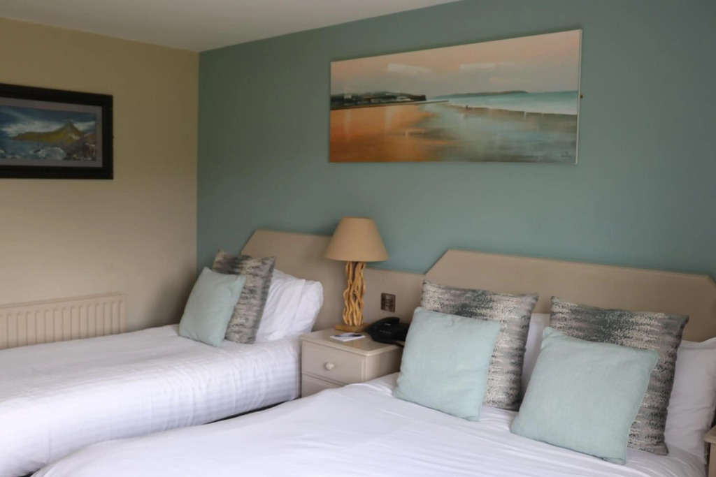 Causeway Hotel