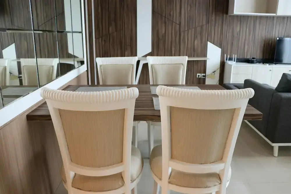 Spacious And Elegant 1Br Loft At Neo Soho Apartment