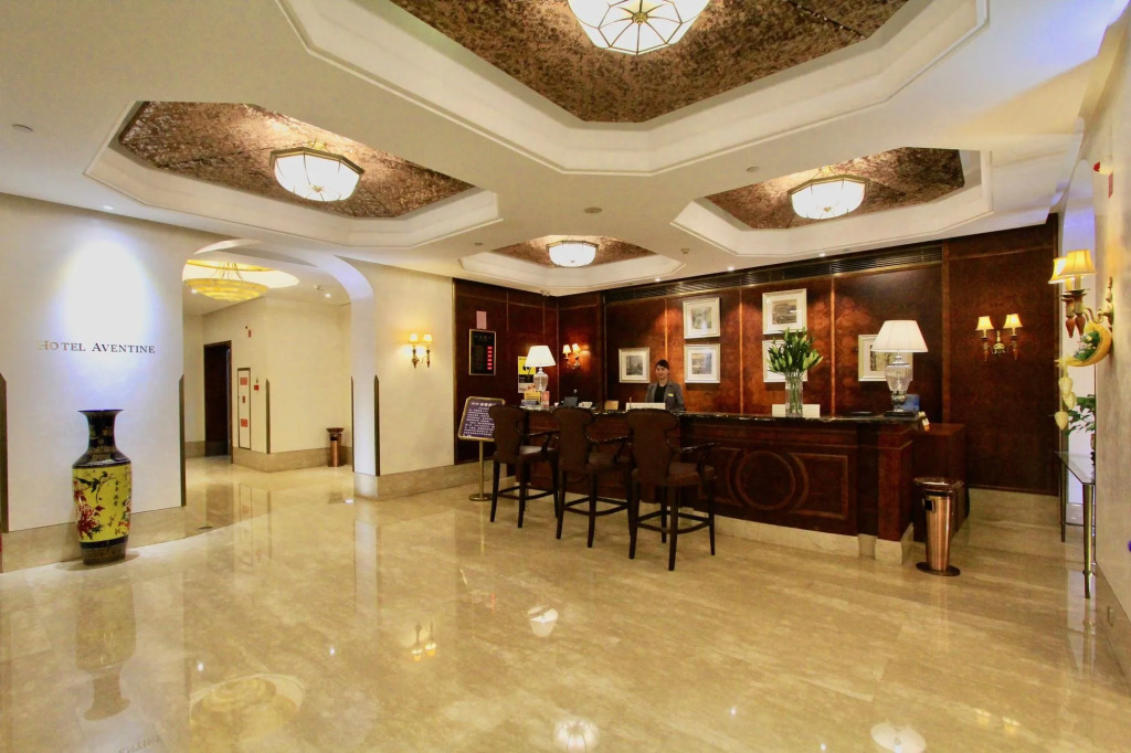 Aventine Town Hotel