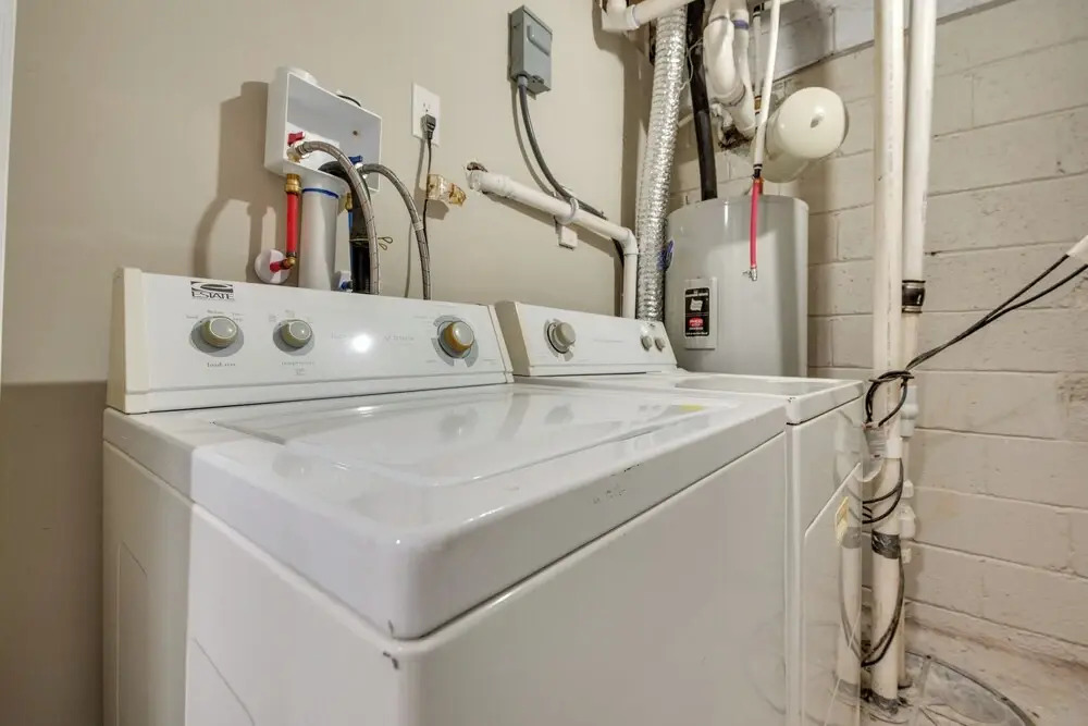 Atlanta Apartment w/ Grill: 7 Mi to Downtown!