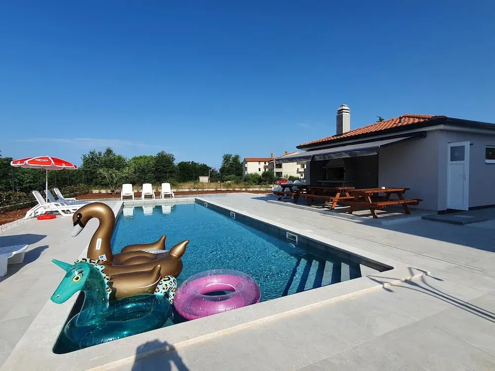 Family Apartment House Lucija With Pool
