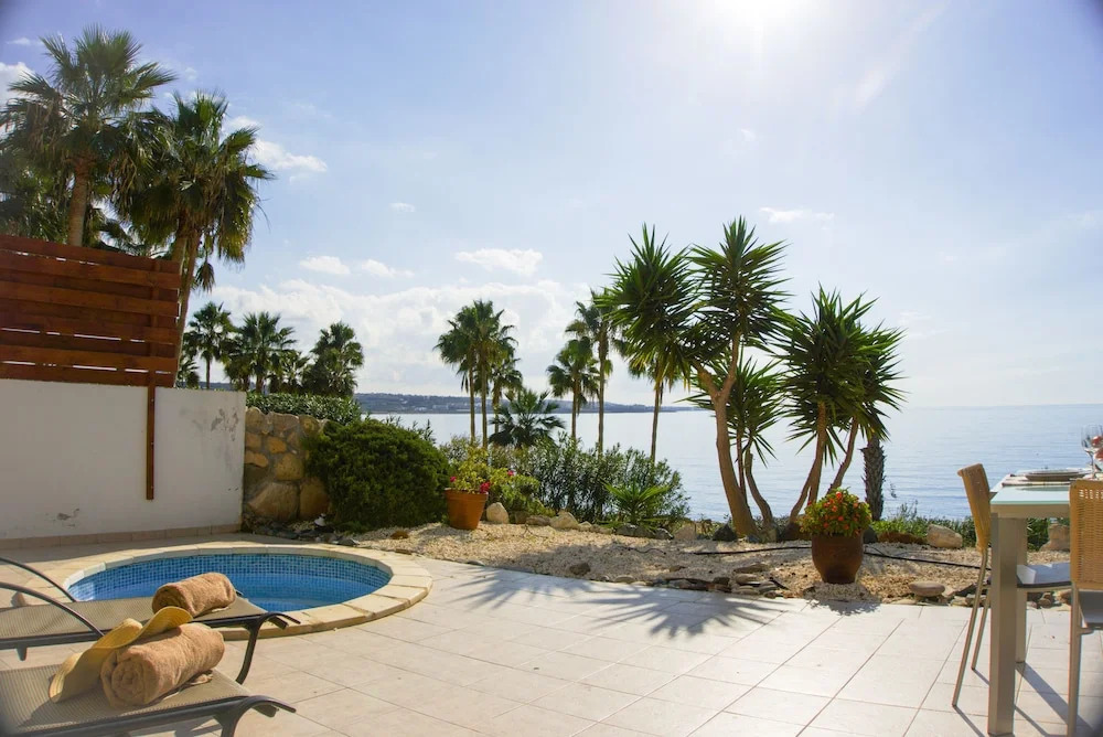 Villa Azura Sunrise by Ezoria Villas