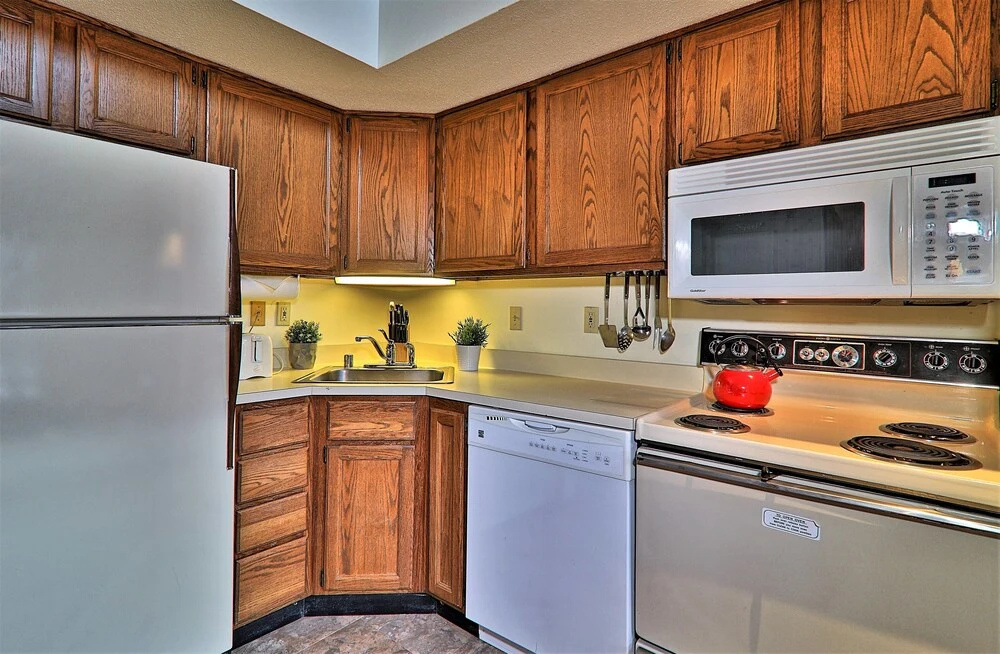 MG 3G02 - Views! Loft Condo Steps to Killington Resort. Hot Tub!