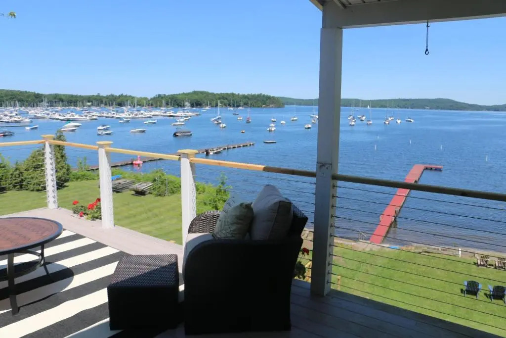 38 West Lake