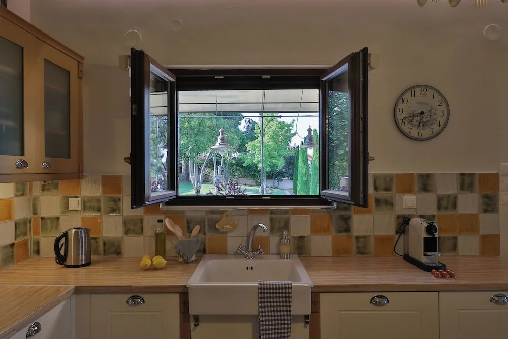 Οlives and Vines Retreat Villa