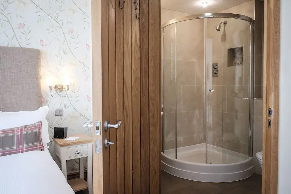 Cromwell Arms Country Pub with Rooms