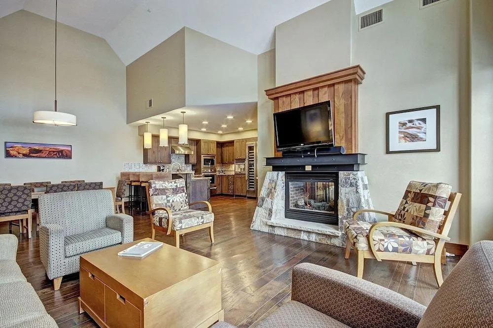 One Ski Hill Place S8501
