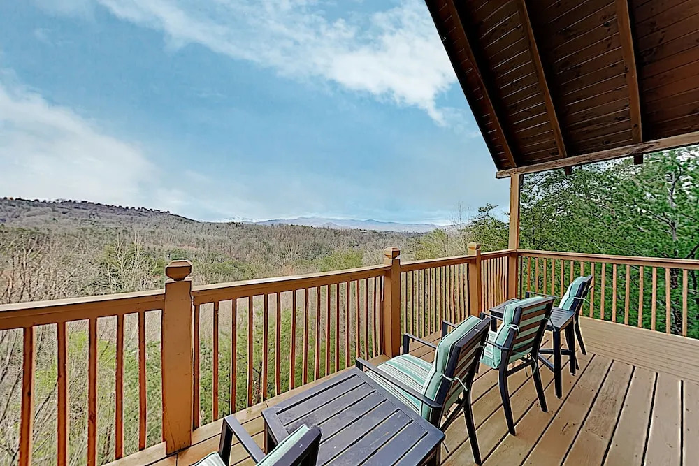 New Listing! Dollywood W/ Private Hot Tub 4 Bedroom Cabin