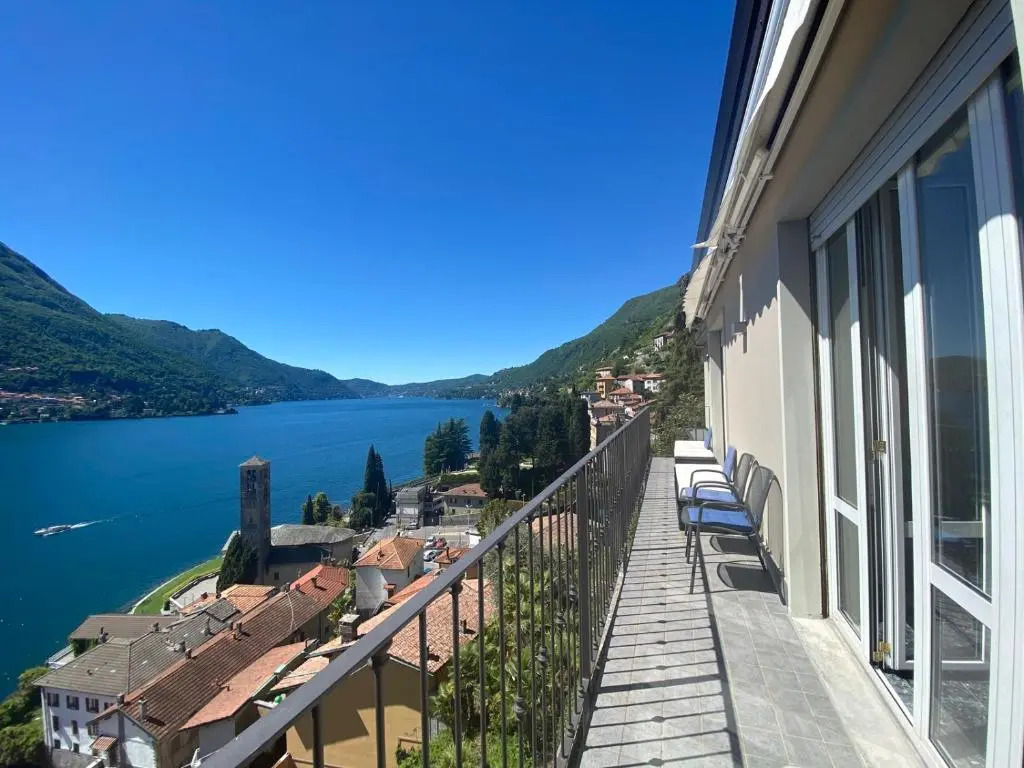 Large Apartment 200 m2 Fantastic View on Lake Como