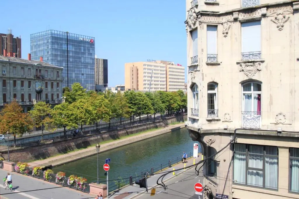 Au cœur de Strasbourg, 3 pièces vue sur l'Ill!