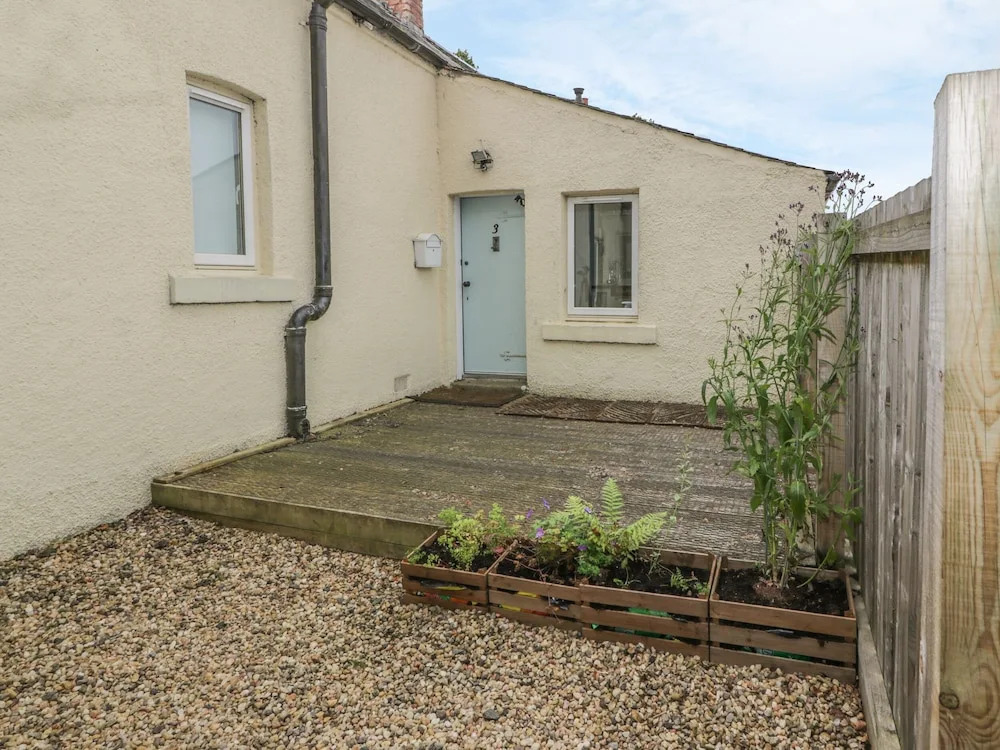 3 Burnside Cottages