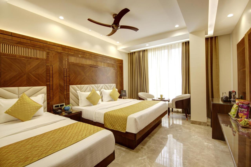 OYO 11325 Hotel Superb