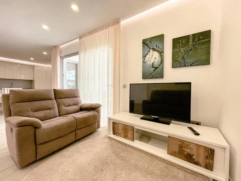 Ocean View Apartment, Heated pool, Free Parking PP207