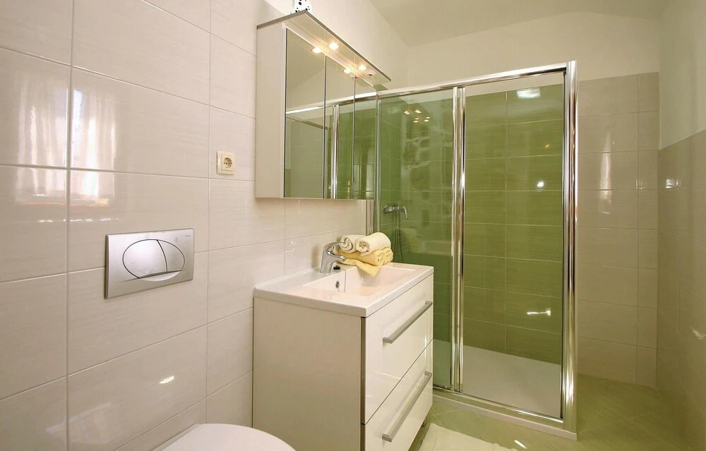 Amazing Home In Supetarska Draga