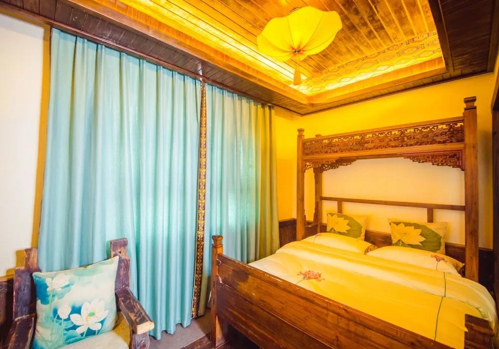 Dielianhua Cowherd Inn Zhangjiajie