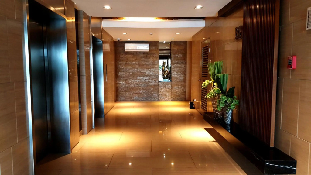 Suite 16
