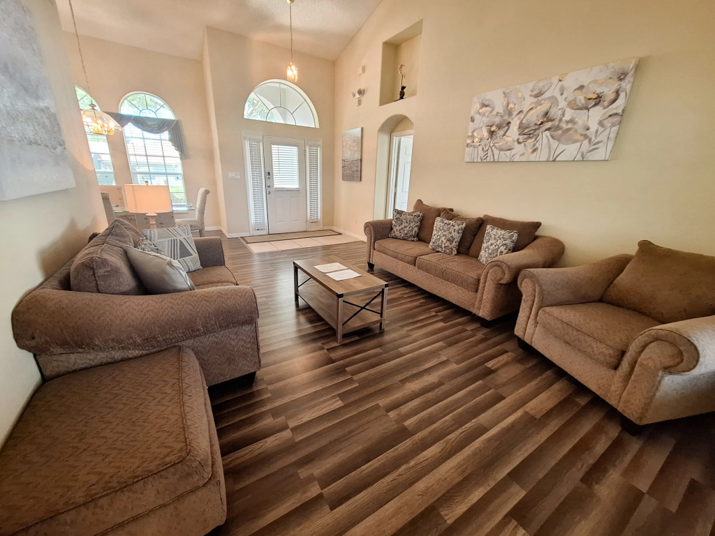 Private Pool Home with Spa & Games Room, Clermont, US