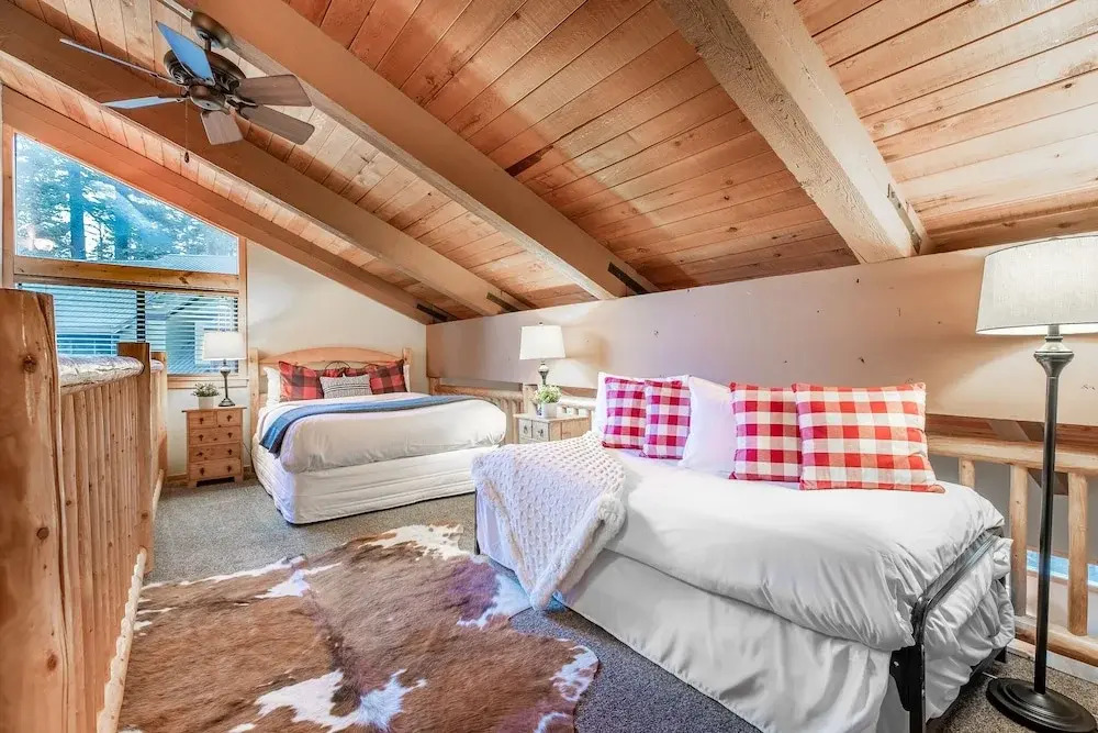 Courchevel 14 Remodeled Light and Bright Mountain Cabin, Walk to Canyon Lodge Slopes by RedAwning