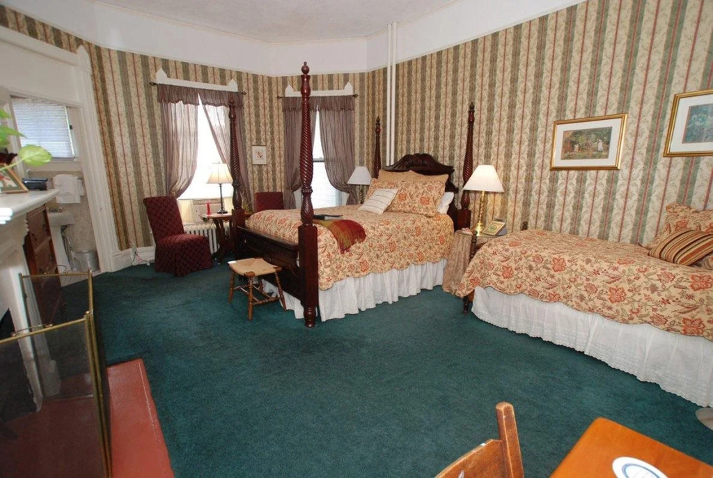 1898 Waverly Inn