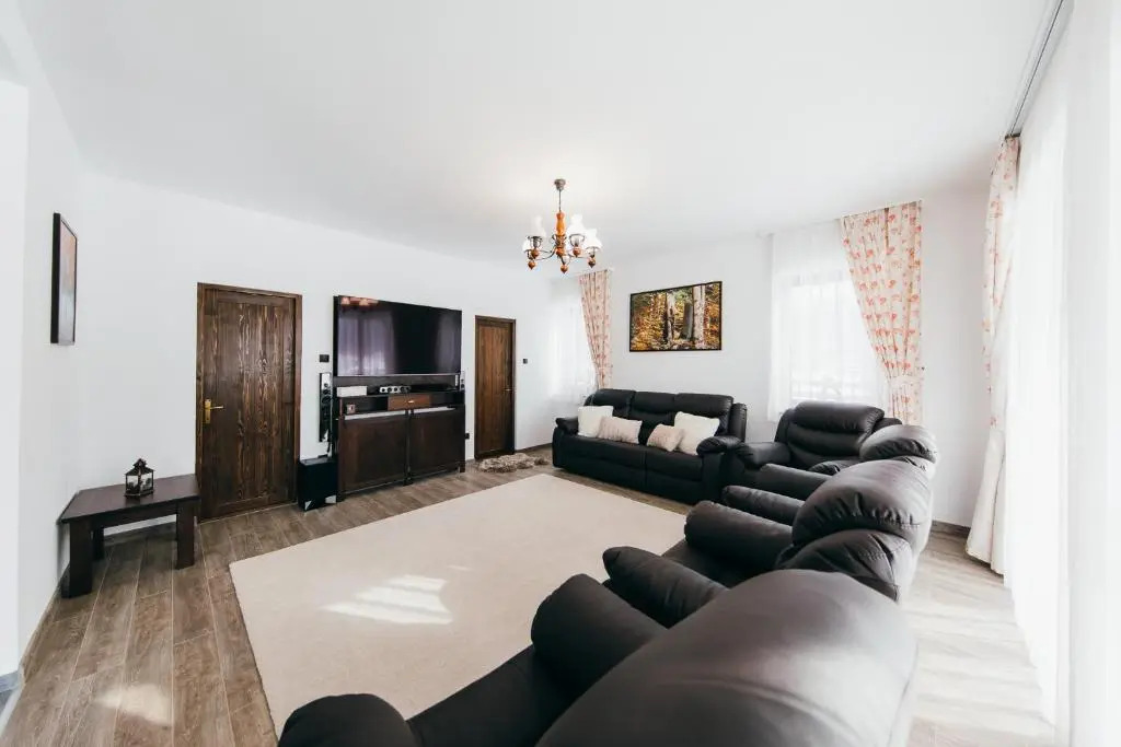 Cinege Vendeghaz/Casa de oaspeți Pițigoi