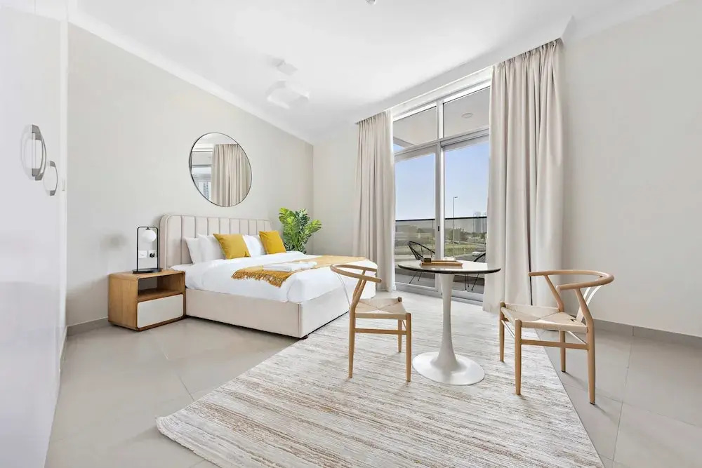 Spacious Studio in Art Gardens Gym Pool
