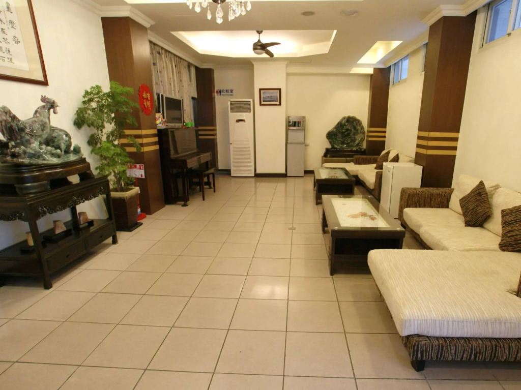 Spring Autumn Hotel