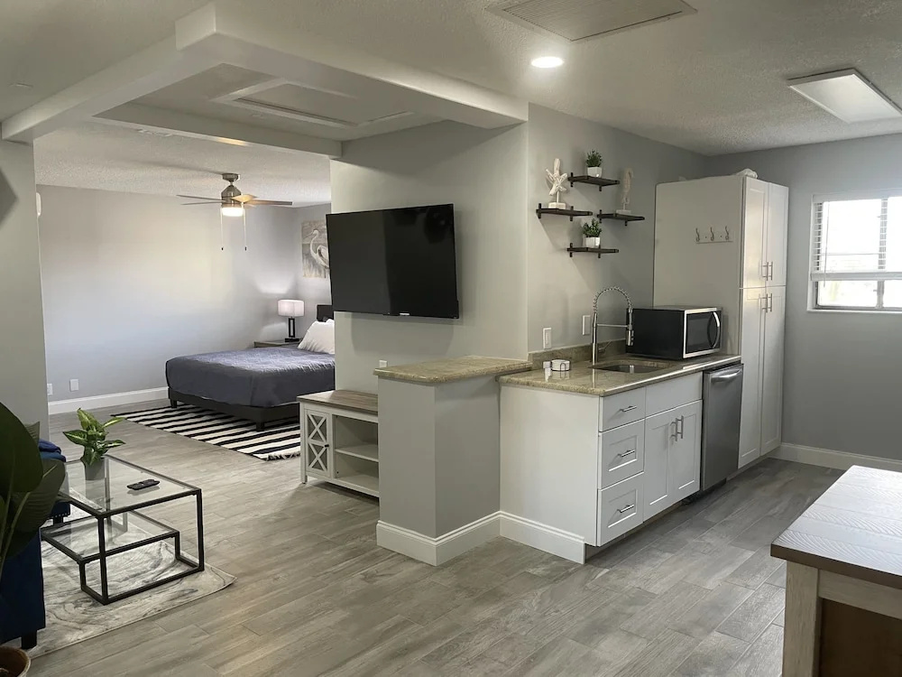 Sunny Palms Inn