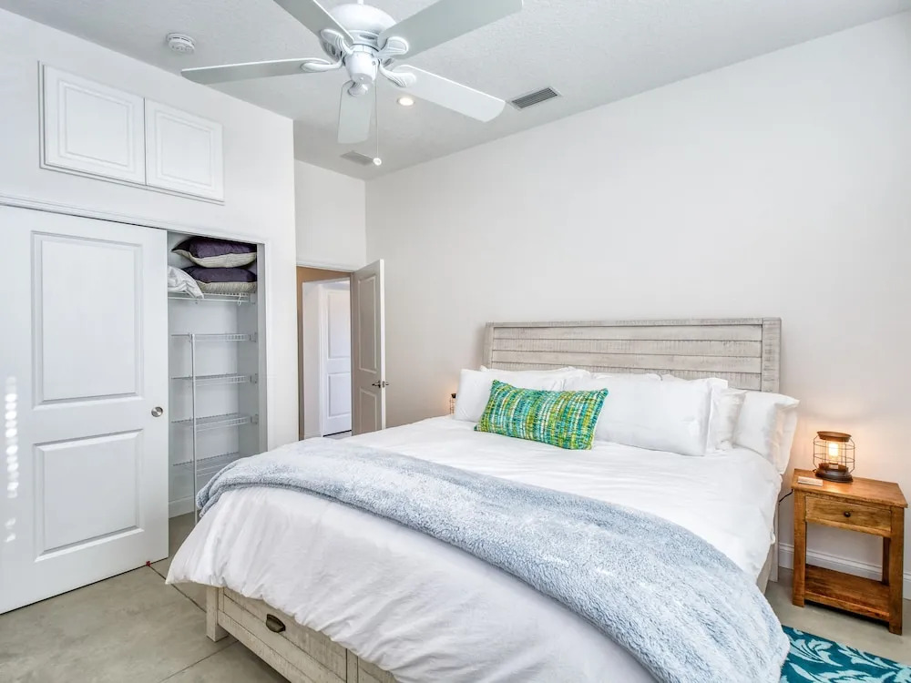Johnson Beach Way - 4 Br Home