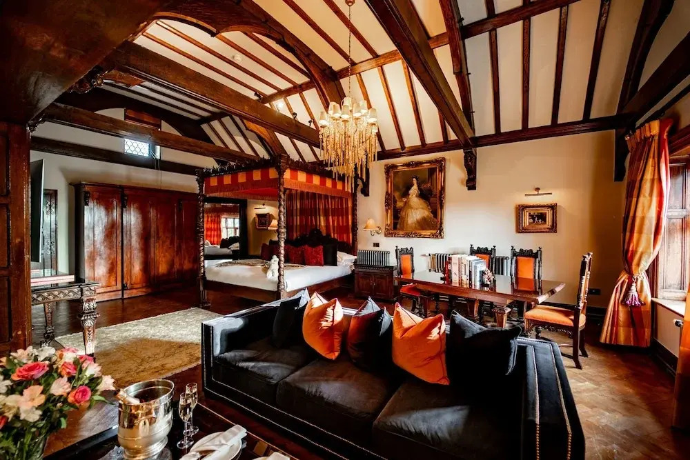 Hillbark Hotel