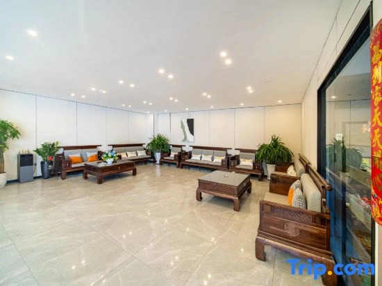 Ining Boria Hotel
