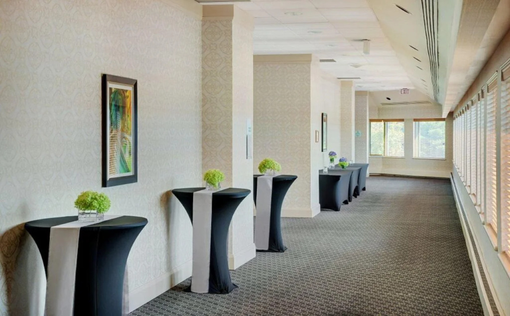 Holiday Inn & Suites Ottawa Kanata by IHG