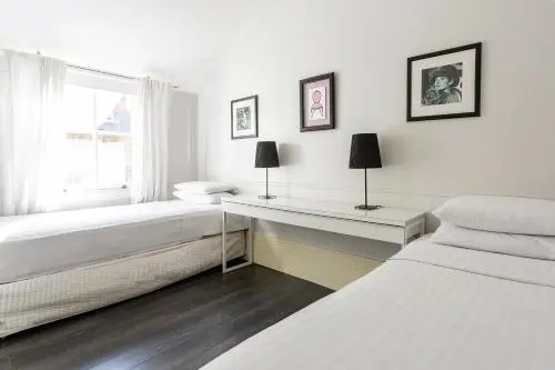 Stanhope Mews West II by Onefinestay