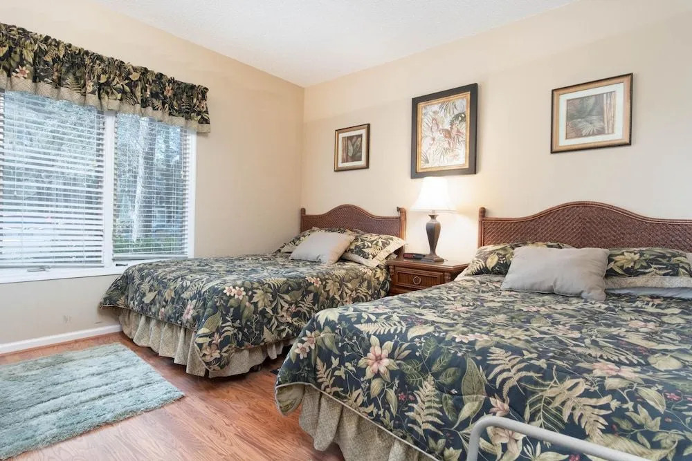Tidewater Condo 1221-5 by RedAwning
