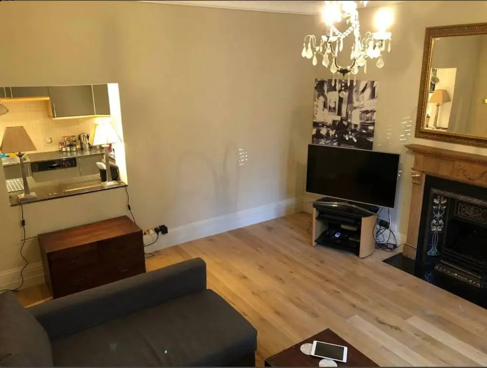 Spacious South Kensington 1 Bedroom Apartment