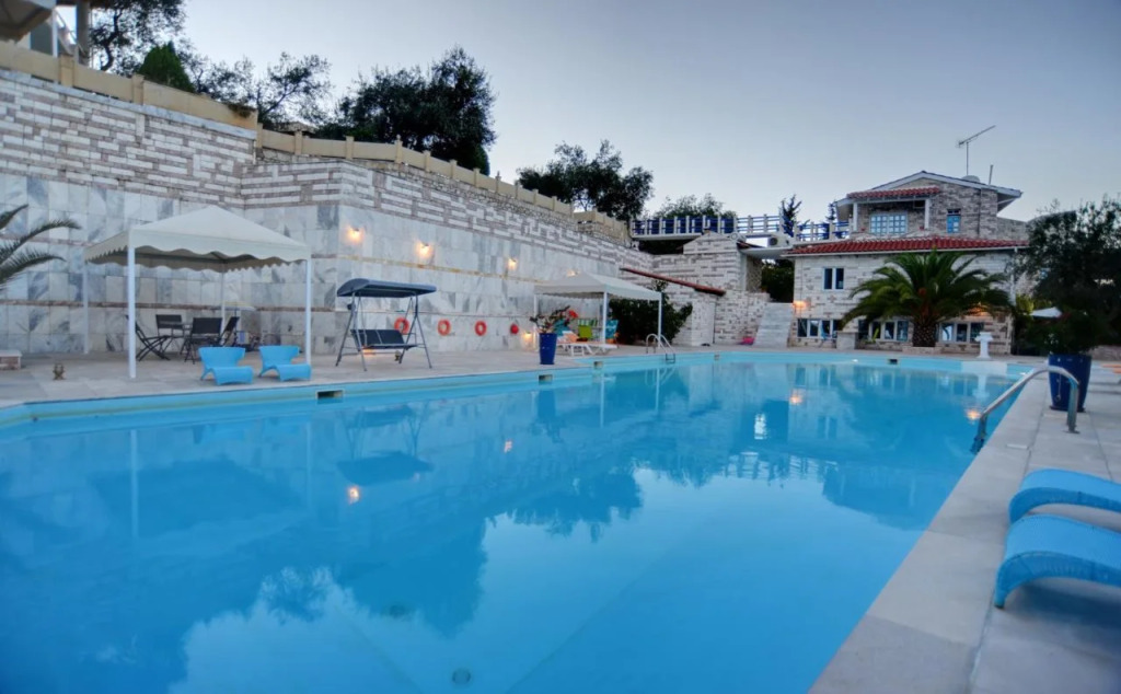 Pacos Resort Hotel