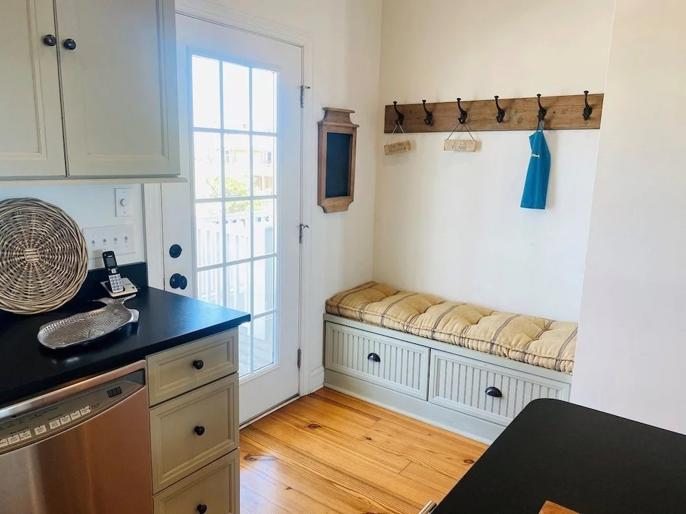 Holden Point - 5 Br Home