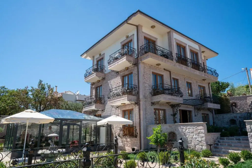 Cunda Baradiel Hotel