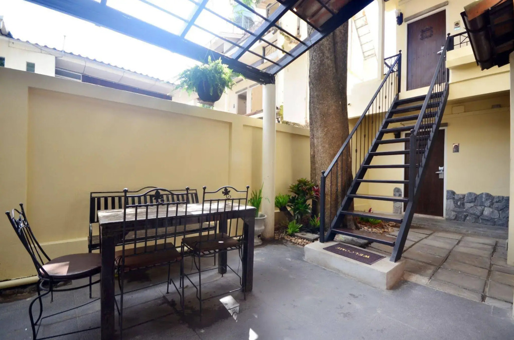 Charcoa House & Cozy Hotel