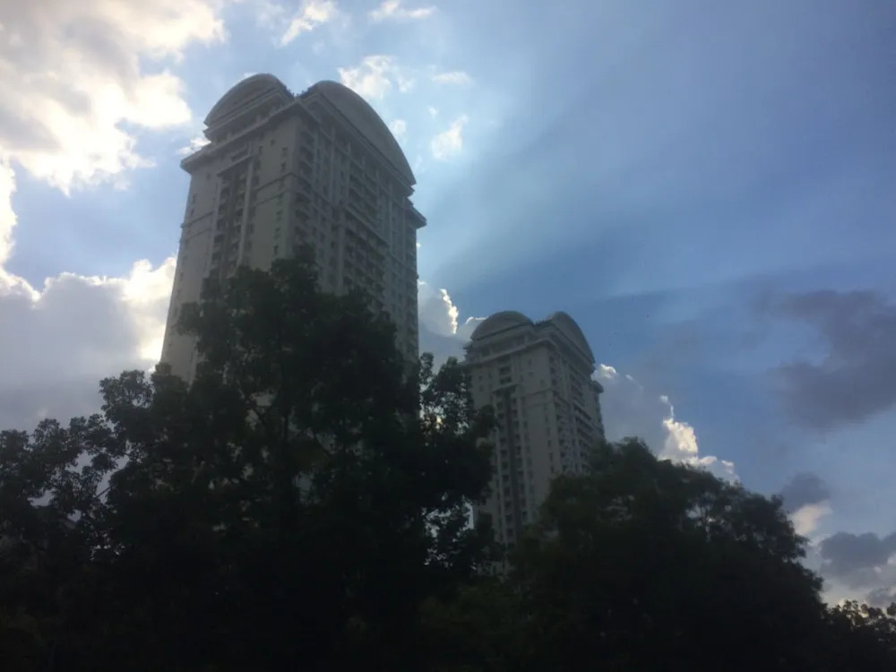 Spacious 2Br Bellezza Apartment