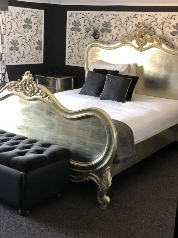 The Falcon Hotel