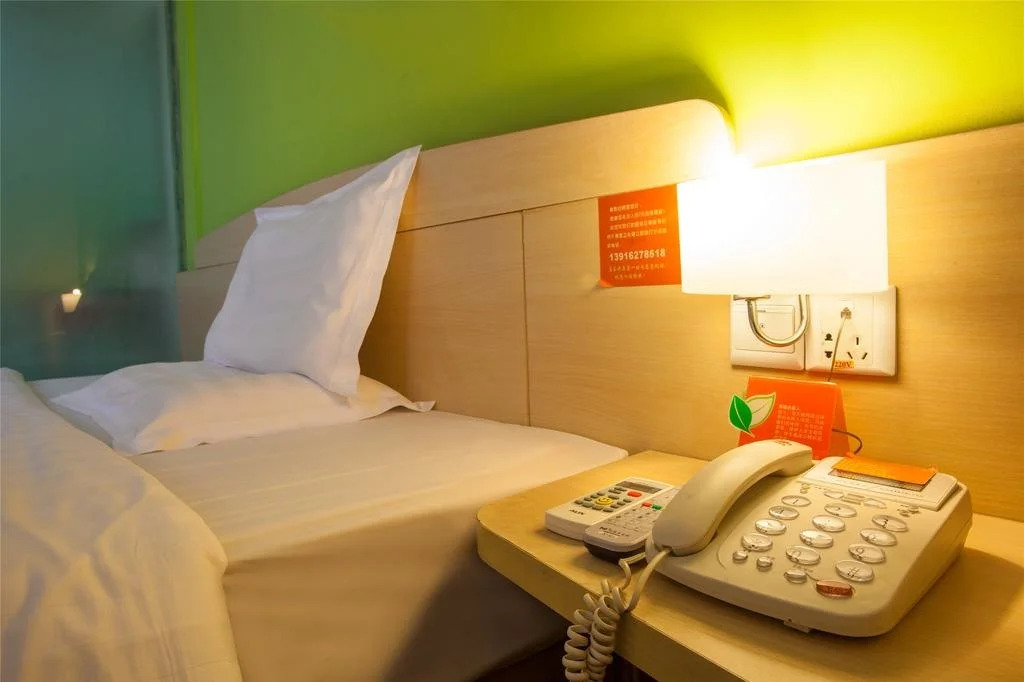 7 Days Inn Shenzhen Bantian Wuhe Subway Station