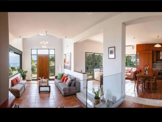 Alma Villa