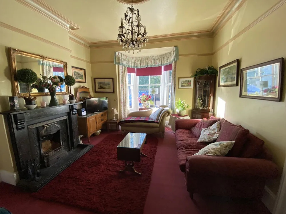 Riverbank House