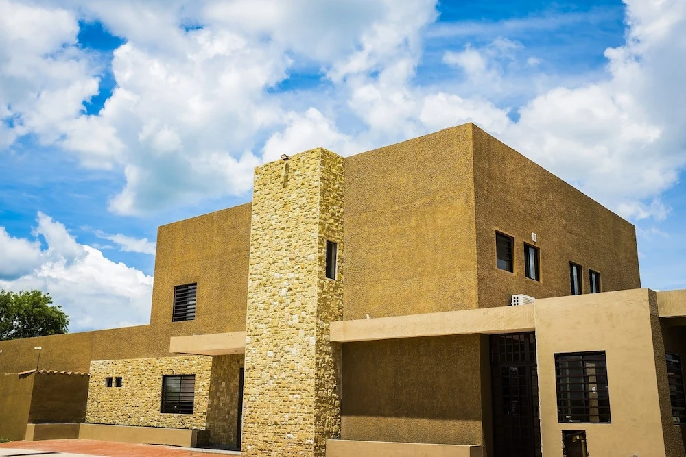 El Suto Aparthotel