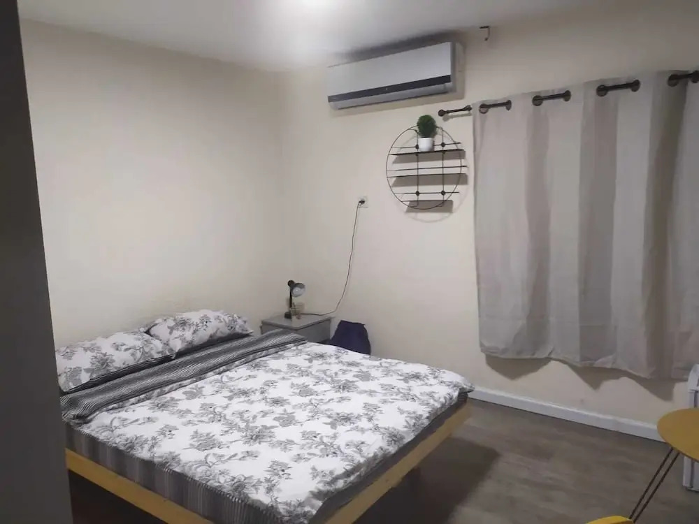 Neve Midbar Motel
