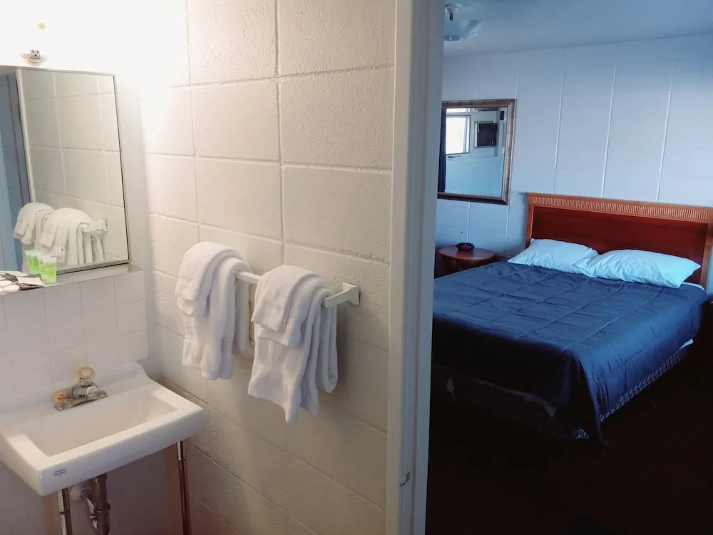 Chalet Inn Motel
